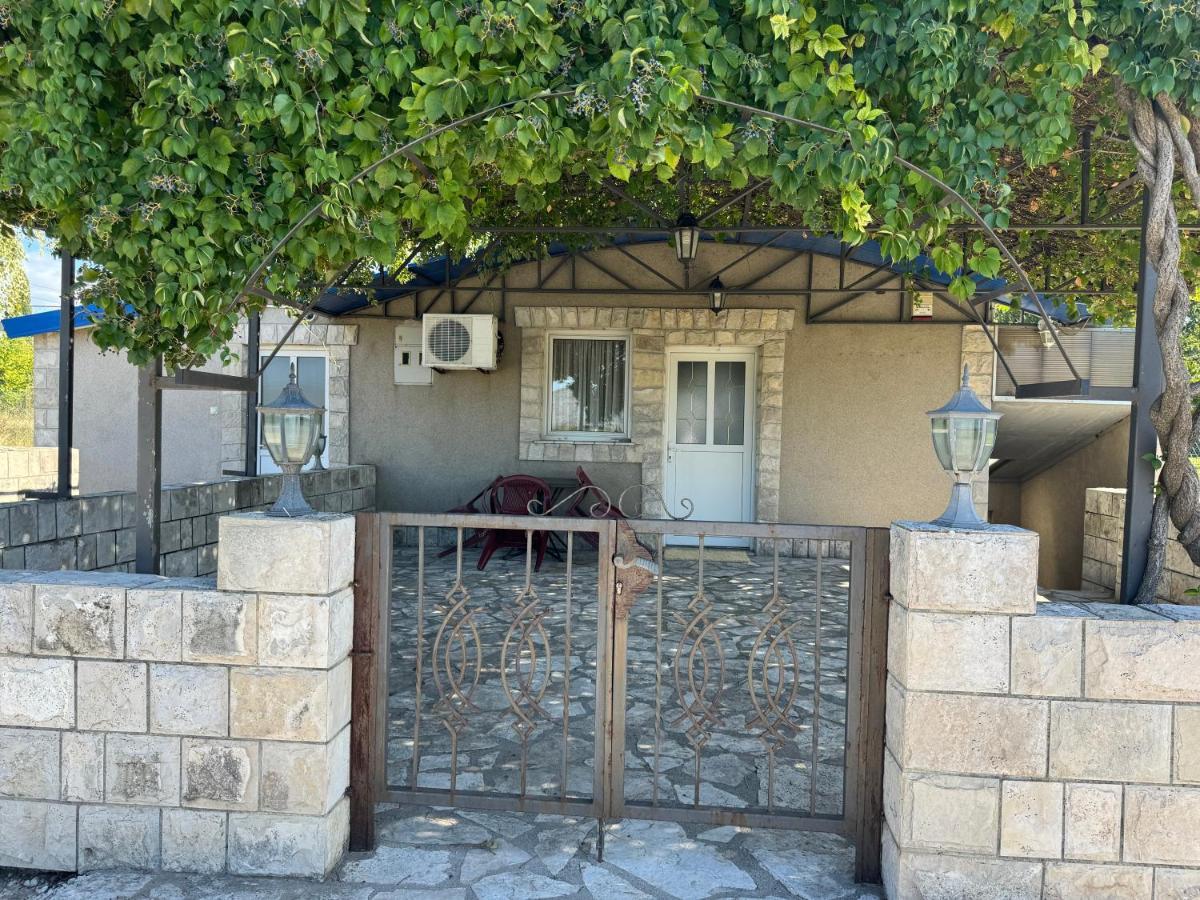 Apartments Airport Golubovci Podgoriţa Exterior foto